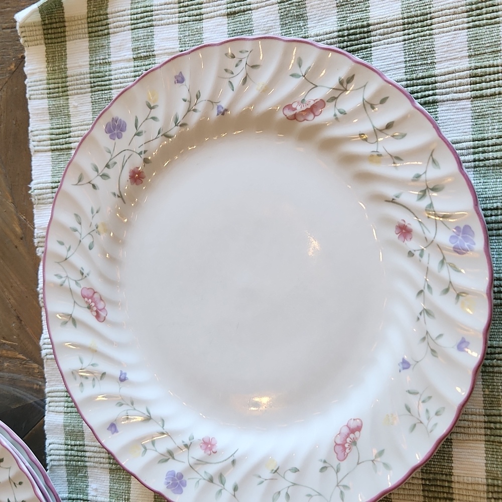 Summer Chintz Pattern Dinner Plates By Johnson Bros. England Ceramic Floral - Picture 7 of 11